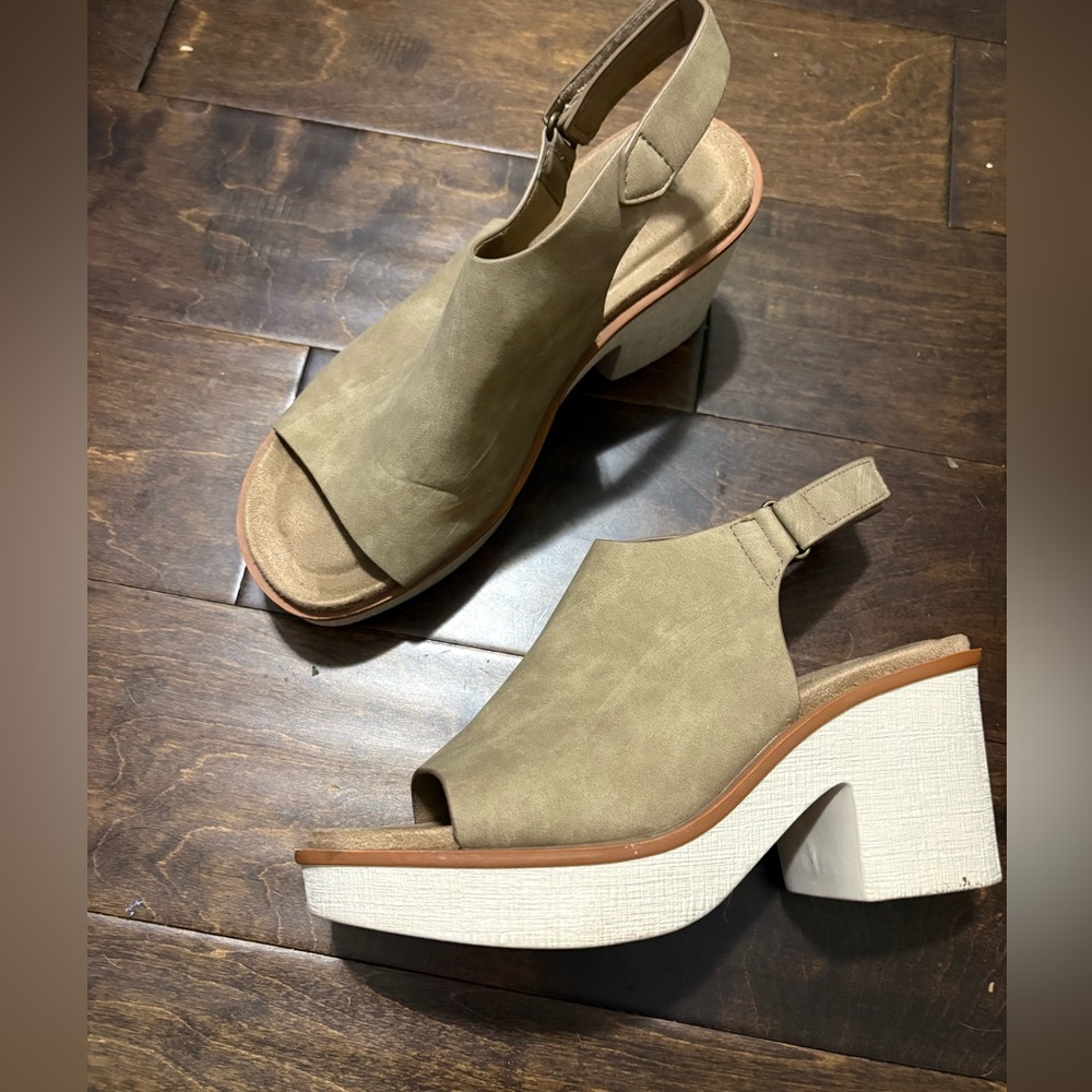 Pierre Dumas Open-Toe Slingback Platform Sandals
